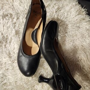 John Fluevog Elegant Vinatage Black Heels